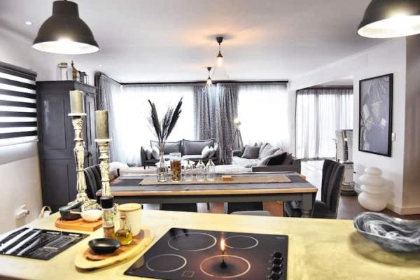 4on Pebbles Holiday Home - 249659