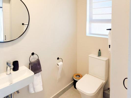 Catalyst Guesthouse - 250002