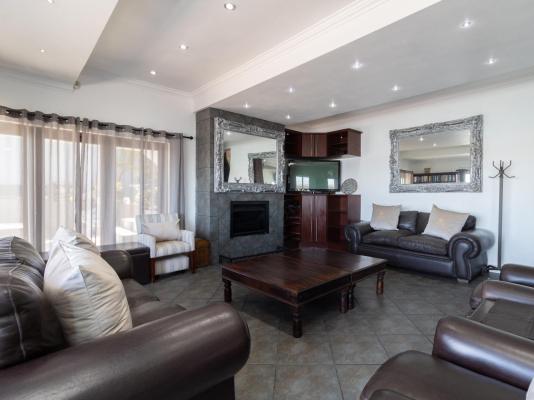 Isla Riverside Lodge - 250032