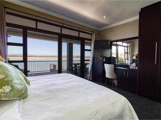 Isla Riverside Lodge - 250047