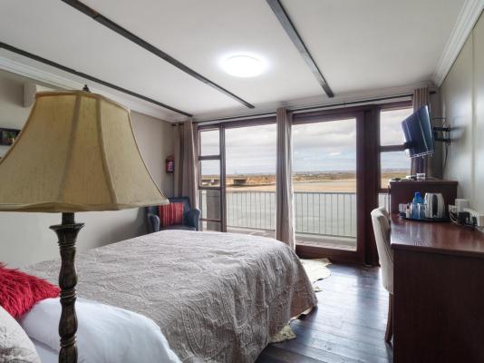 Isla Riverside Lodge - 250052