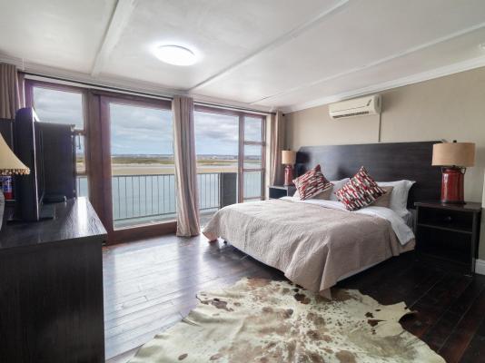 Isla Riverside Lodge - 250056