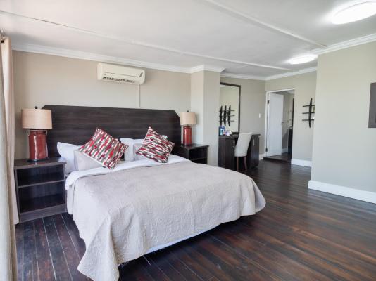 Isla Riverside Lodge - 250057