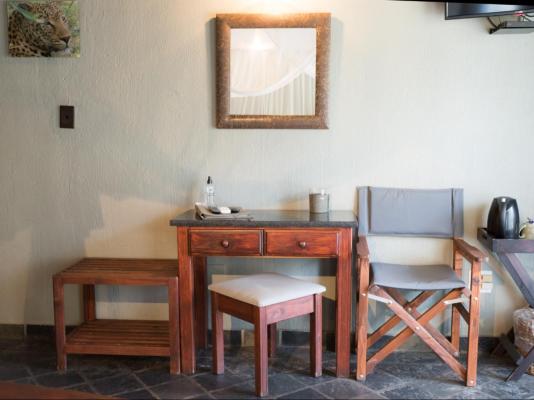 La Lechere Guest House - 250167