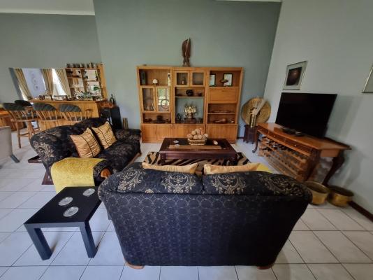 Loerie Lodge Guest House - 250186