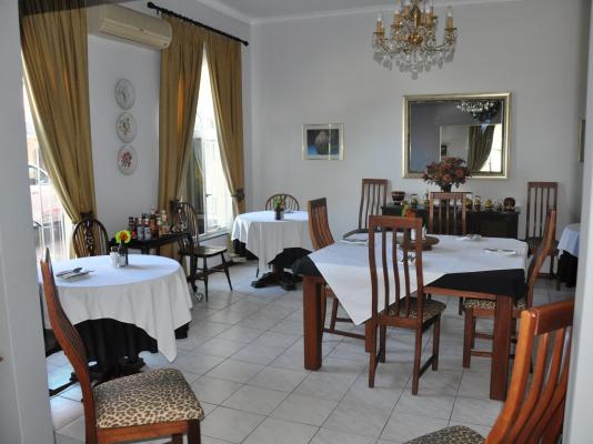 Loerie Lodge Guest House - 250190