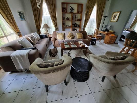 Loerie Lodge Guest House - 250191