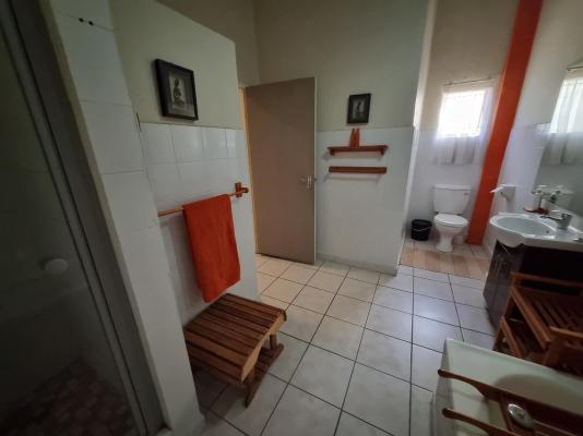 Loerie Lodge Guest House - 250208