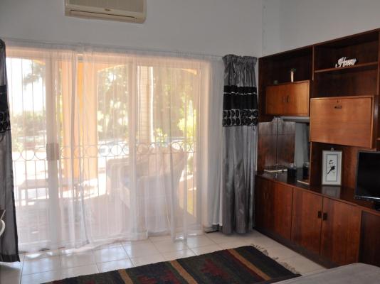 Loerie Lodge Guest House - 250213