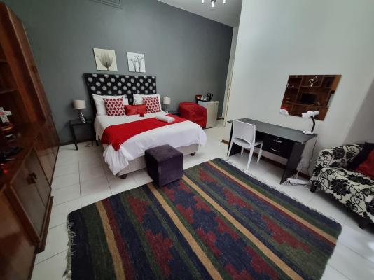 Loerie Lodge Guest House - 250217