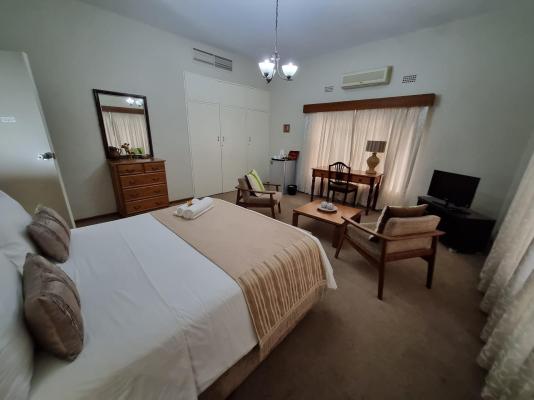 Loerie Lodge Guest House - 250225