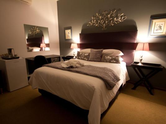 Loerie Lodge Guest House - 250241