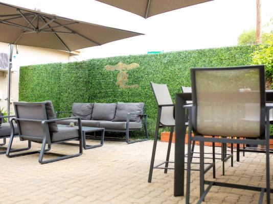 Glancing Left (Pty) Ltd t/a Q's Boutique Stay - 250288