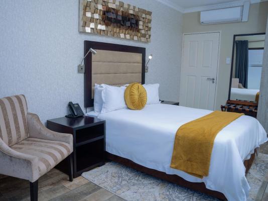 Glancing Left (Pty) Ltd t/a Q's Boutique Stay - 250301