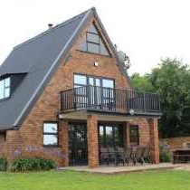 Ericka's Luxurious Guesthouse - 250497