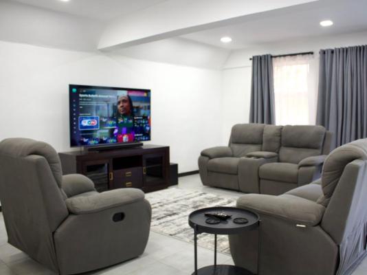 Ericka's Luxurious Guesthouse - 250499