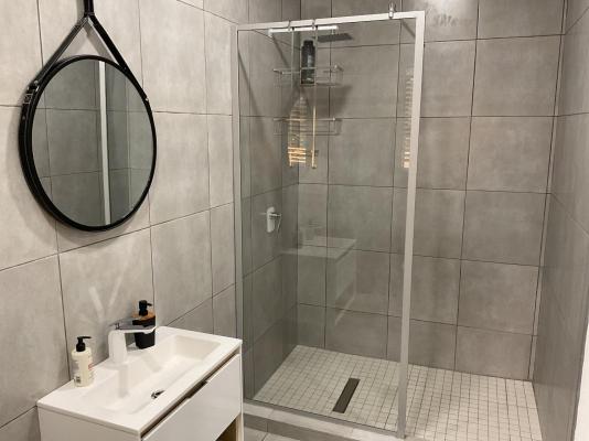 Ericka's Luxurious Guesthouse - 250518