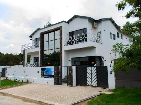 Hospital View Guesthouse - 250547