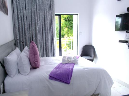 Hospital View Guesthouse - 250560