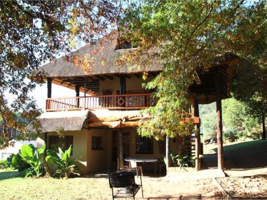 Emahlathini Guest Farm - 250678