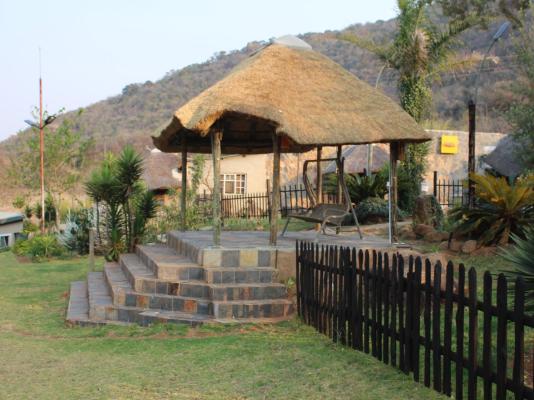 Emahlathini Guest Farm - 250681