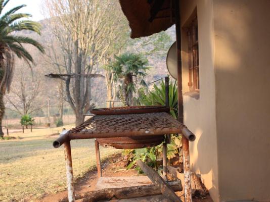 Emahlathini Guest Farm - 250683