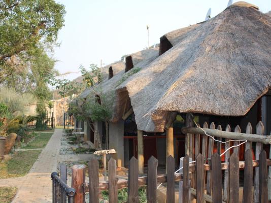 Emahlathini Guest Farm - 250689