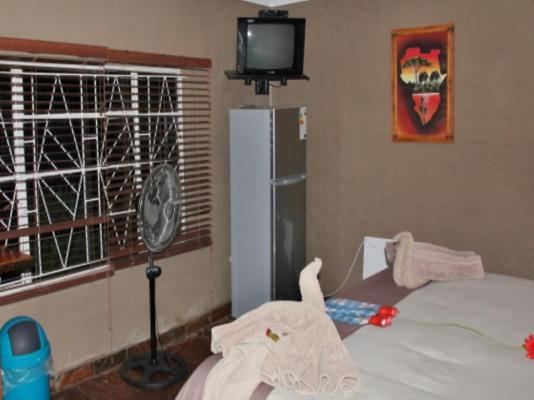 Emahlathini Guest Farm - 250710