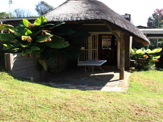 Emahlathini Guest Farm - 250725