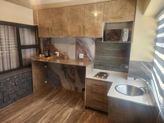 Lakefield Hotel - 251019