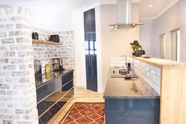 Lunara Coastal Retreat - 251025