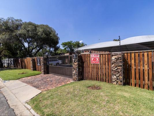 Bosveld In Die Stad 2 - 251045