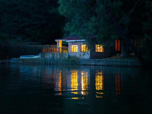 Lake Naverone - 251227