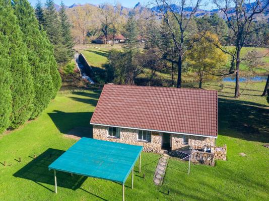 Lake Naverone - 251232