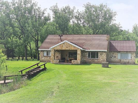 Lake Naverone - 251233