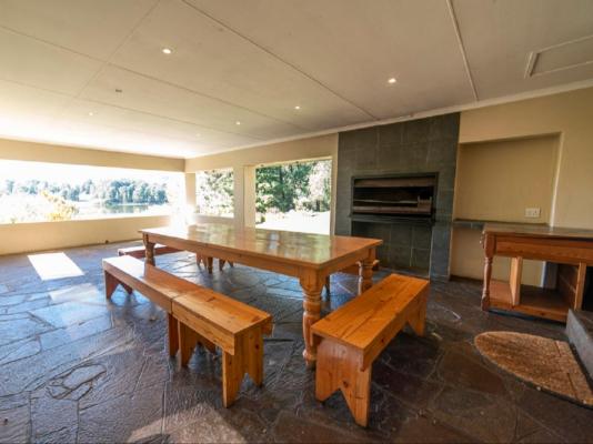 Lake Naverone - 251245