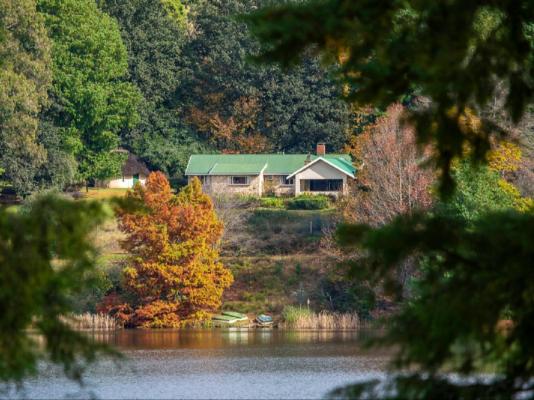 Lake Naverone - 251246