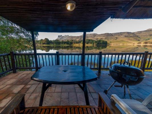 Lake Naverone - 251250