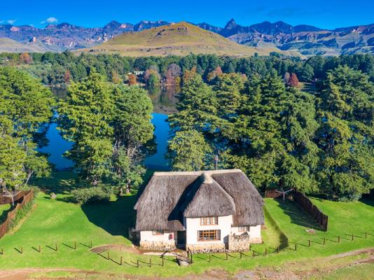 Lake Naverone - 251258