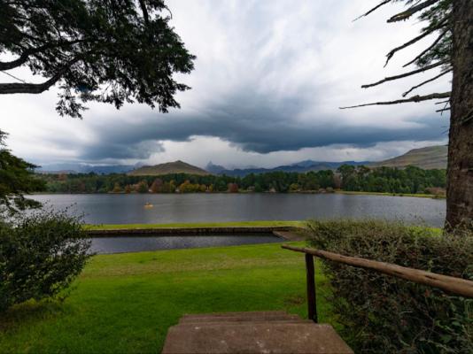 Lake Naverone - 251260