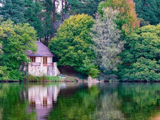 Lake Naverone - 251263