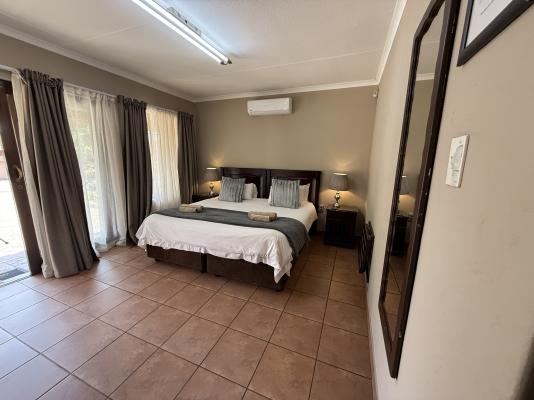 Two-Bedroom Chalet En Suite