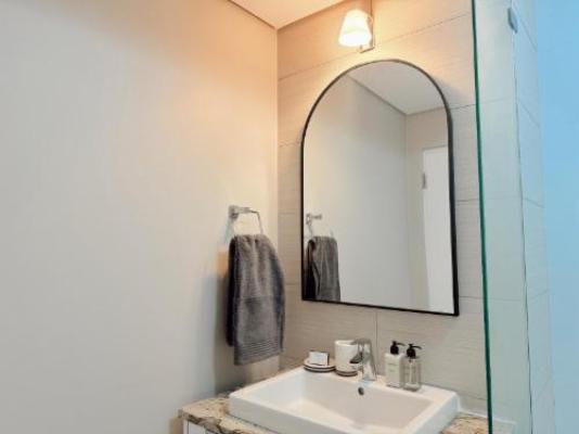 Instellies Self-Catering Apartment - Bathroom