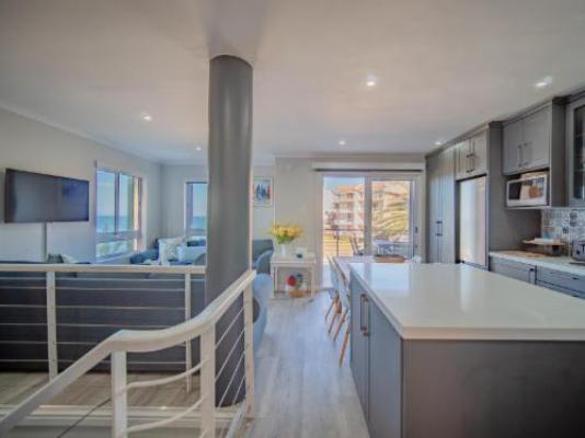 Coral Castle - Breakfast area