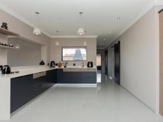 Grey Luxury Accommodation Langebaan - 251967