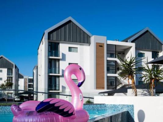 GQ Short Stays - Pool view