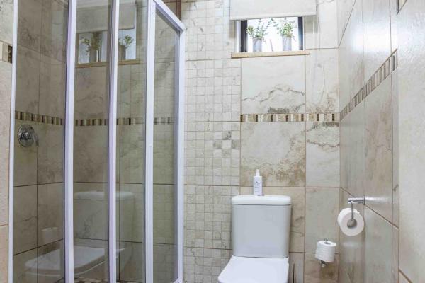 Sunrock Guesthouse - 252135