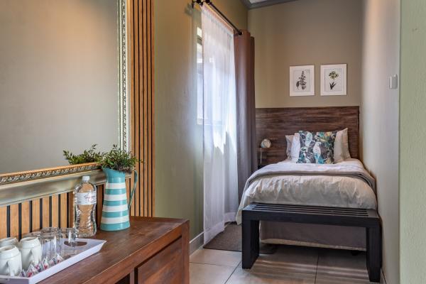 Sunrock Guesthouse - 252188