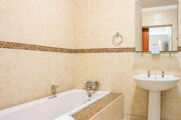 Sunrock Guesthouse - 252205