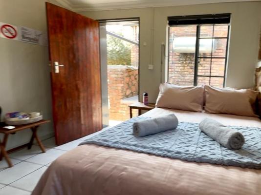 Room image 2